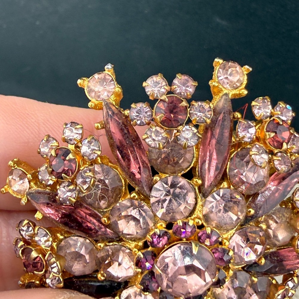 Vintage Rhinestone Brooch Purple Gold Tone Sparkle - Picture 3 of 12